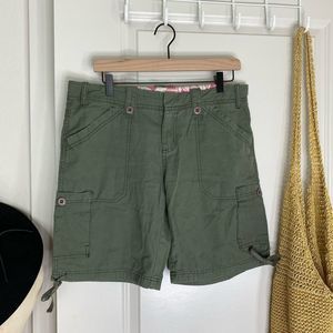 Rosy Bermuda cargo utility shorts